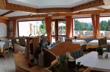Schwarzenbach Hotel 3*